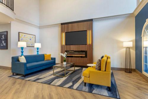 Comfort Suites East Brunswick - South River in East Brunswick, USA