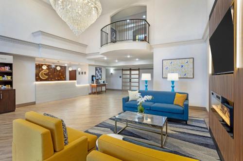 Comfort Suites East Brunswick - South River in East Brunswick, USA