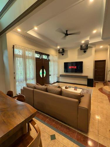 Exterior view, the Nawasena Villa Medan w/Private Pool Escape in Medan Tuntungan