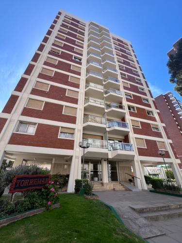 DEPARTAMENTO PINAMAR CENTRO 4 ambientes