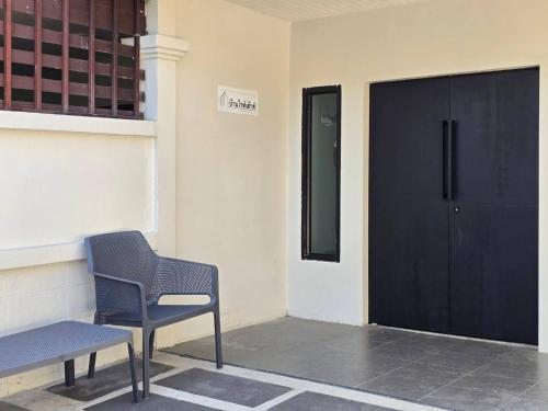 Charming 3-Bedroom House in Bueng Kum Thailand - image 9