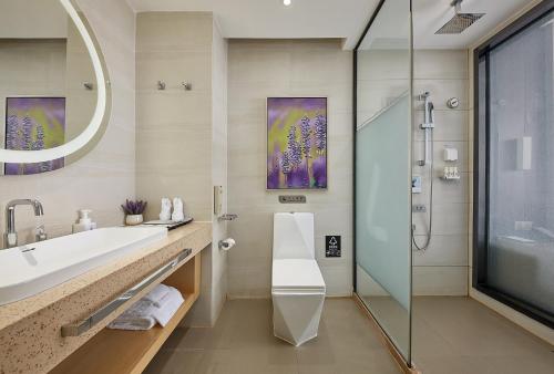 room detail thumbnail 2