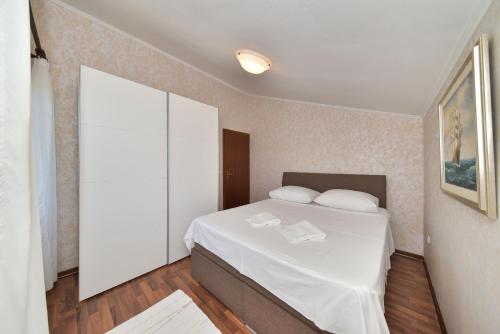 Apartments Medanic - image 2