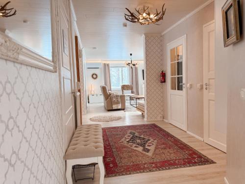 Lakefront Villa AINOLA, 55 km from Rovaniemi in Ylikyla