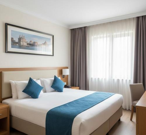 room detail thumbnail 1