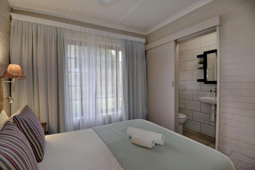 2 bedrooms, 5 beds