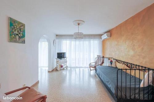 Appartement spacieux et lumineux, terrasse, parking, proche commodités