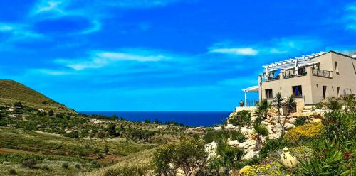 Sea View Villa With Panoramic Pool Near Scopello