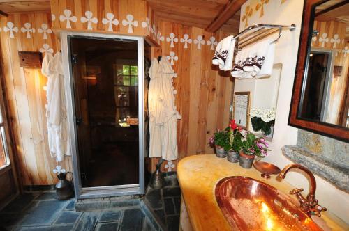 Hotel Les Chalets de Philippe avec Jacuzzis Privatifs in Le Lavancher