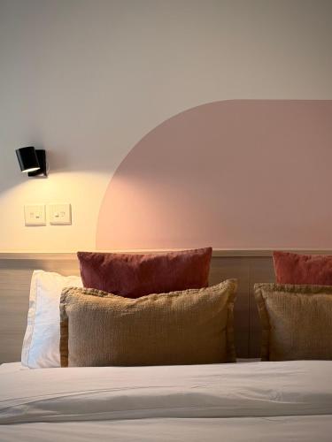 Apartment 81 5