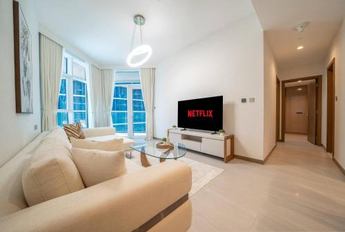 Premium 2BR Apt Home Fully Furnished - image 7