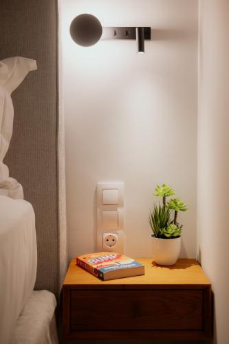 Modern 1BR Designer Suite by the Metro - image 12