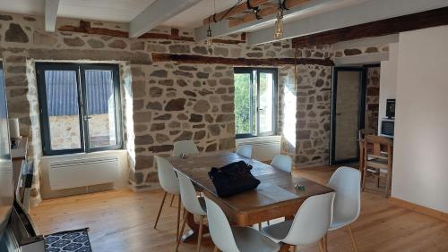 Maison entre Sancy et Cantal, proches des lacs in Champs-sur-Tarentaine-Marchal
