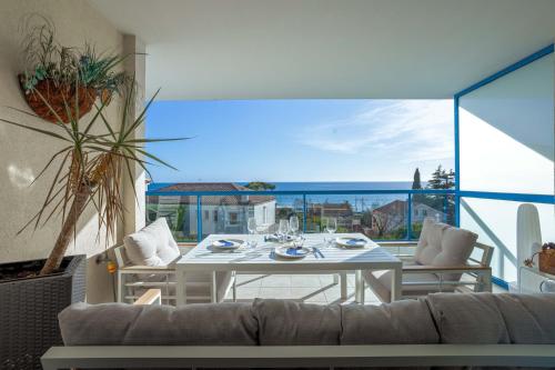 Blue Riviera - Terrace with sea view, pool, modern, spacious, AC