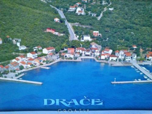  Drače