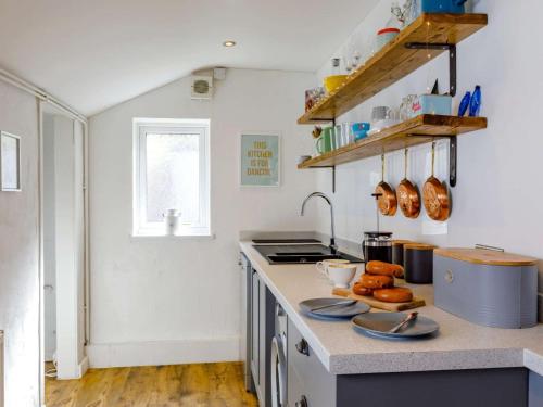 3 Bed in Brixham oc-64703, Brixham (photo 10)
