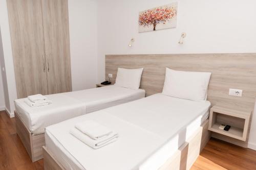 Sun N Blue Hotel – Saranda, OR