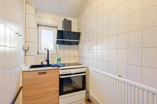 廚房, Monteurzimmer Haus 6 Nebringen für bis zu 12 Personen - Küche und Parkplätze vorhanden (Monteurzimmer Haus 6 Nebringen fur bis zu 12 Personen - Kuche und Parkplatze vorhanden) in 蓋伊費爾登