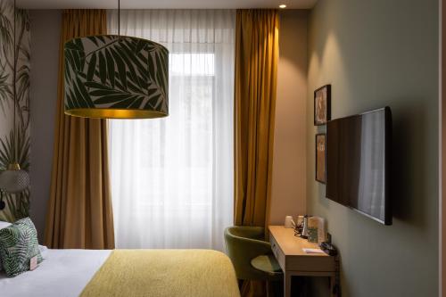 room detail thumbnail 1