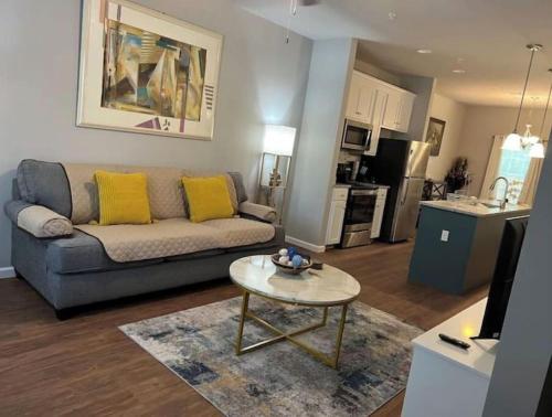 Charming 2BR Easy Access to VSU, SGMC & Downtown in 華爾多斯塔