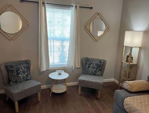 Charming 2BR Easy Access to VSU, SGMC & Downtown in 華爾多斯塔