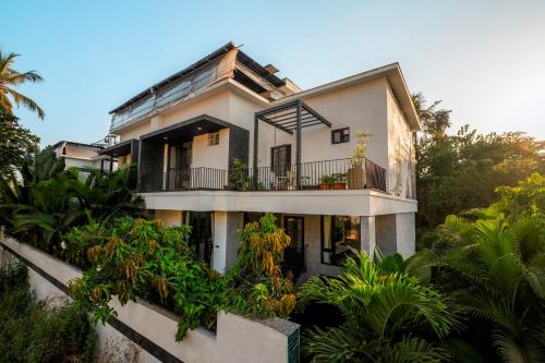 The Meredian Villa C by tisyastays