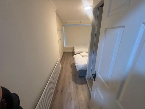 Newbridge Lodge Guest House in 巴林納斯洛