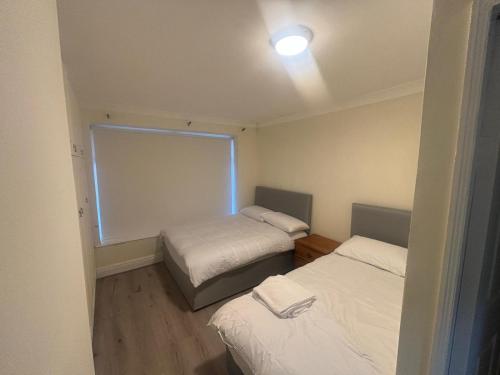 Newbridge Lodge Guest House in 巴林納斯洛