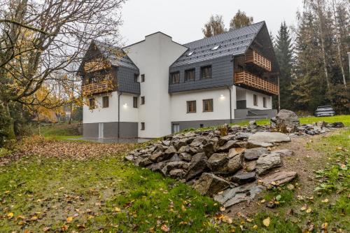Apartmány Deštné 251 – khách sạn tại Skuhrov Nad Belou