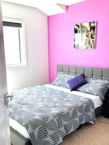 Modern 3BR Home Edmonton Near by Airport - image 5