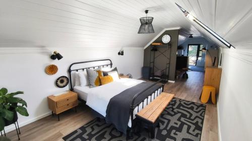 Lorraine Loft Apartment – khách sạn tại Theescombe AH