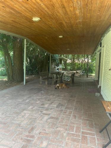 Hermosa casa en Roldan con gran parque y pileta in Roldán