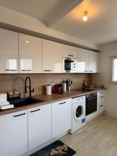 Зручності, Le Cézanne - Paris et Aéroport CDG 20min - Balcon (Le Cezanne - Paris et Aeroport CDG 20min - Balcon) in Сарсель