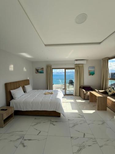 . Golden Bay Hotel