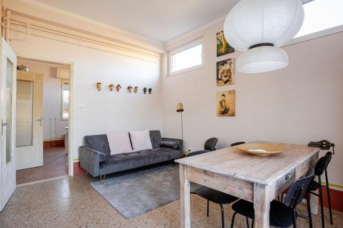 Tilda - design in the historic center in Ντεσεντζάνο Ντελ Γκάρντα