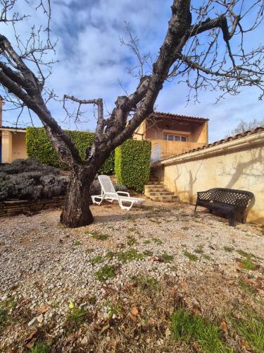 Maisonnette meublée dans petite copropriété