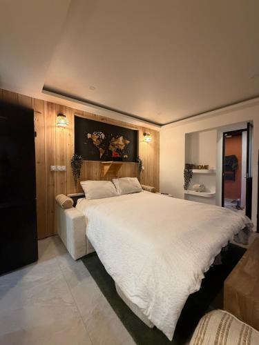 Studio chaleureux, massage, terrasse privé, barbecue et balneo (Studio chaleureux, massage, terrasse prive, barbecue et balneo) in Lamarque