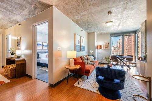 Downtown 2bd 5 Gym near Park Lake Museums near 311 South Wacker Drive Chicago