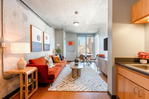 Downtown 2bd Gym near Park Lake Museums #4 near 311 South Wacker Drive Chicago