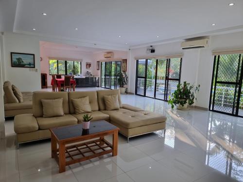 Bohol White House Bed & Breakfast - Tap to explore photos