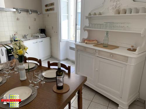 Echoppe Ancienne Boutique de cordonnier avec jardin privé (Echoppe Ancienne Boutique de cordonnier avec jardin prive) in Aubeterre-sur-Dronne