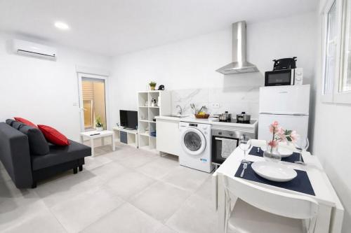 Apartment C Private Complex Metro 4pax