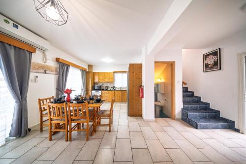 Instalaciones, Seaview Paradise Villa with private pool & jacuzzi in Pomos Paphos in Pomos