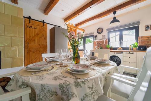 Food and beverages, Jazmin Chill Cottage in Bank