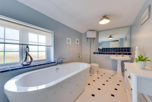 Iekārtas, 4 Bed in Great Plumstead oc-2295 in Great Plumstead