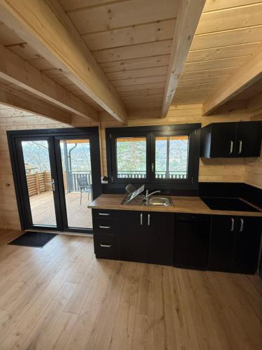 virtuve, Cabanes et Lodges du Belvedere in Challes-la-Montagne