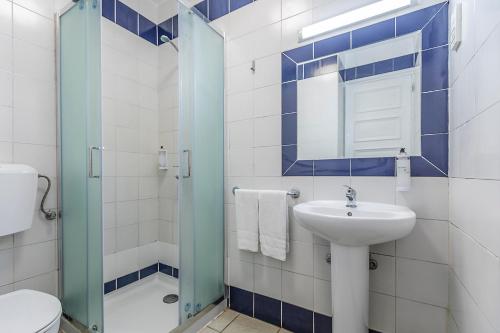 Habitación 2 camas, baño privado