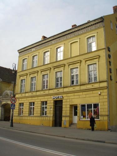 SHotels przy Restauracji Stodoła - image 13