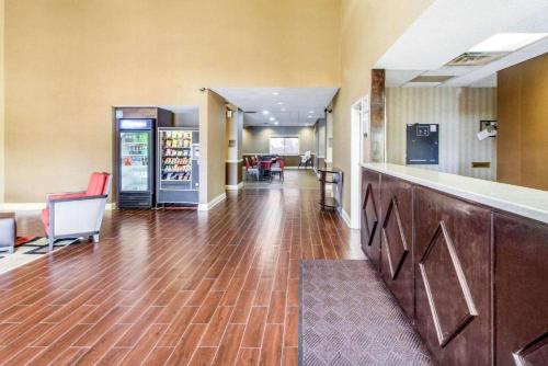 HOTEL WORLD Inn and Suites in Corbin (KY)