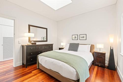 Contemporary Balmoral Beachside Family Retreat - image 7